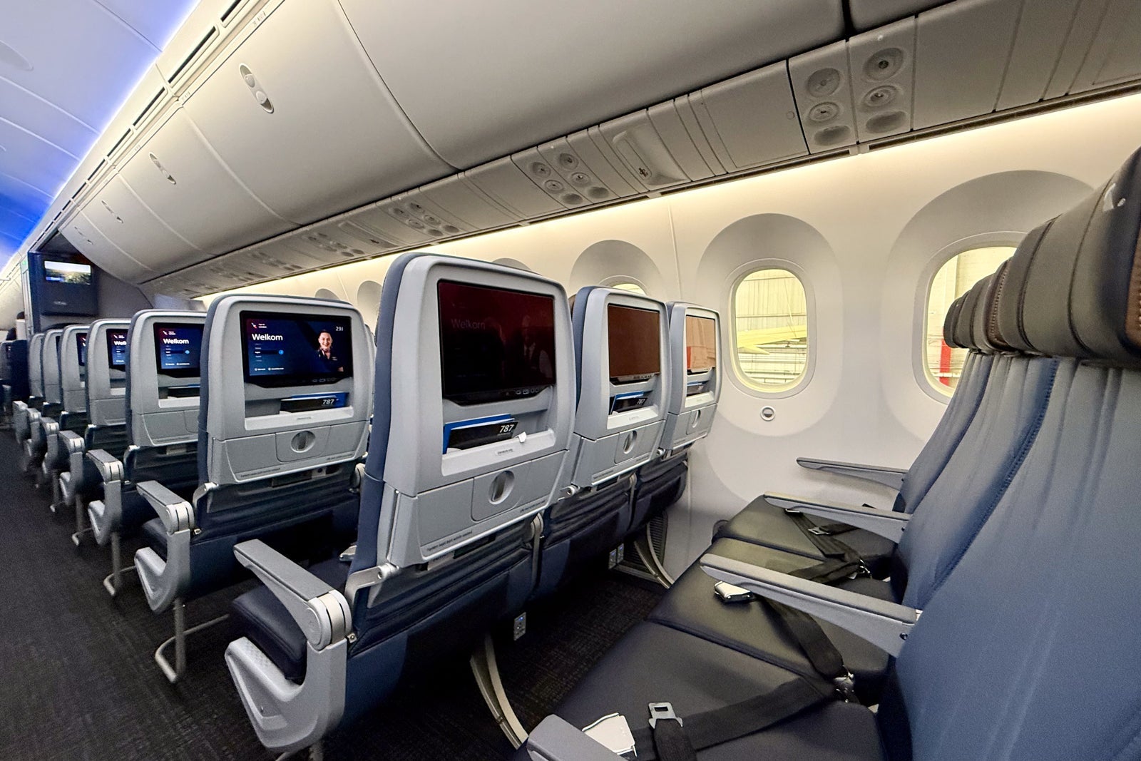 American Airlines Boeing 787-9P economy seats