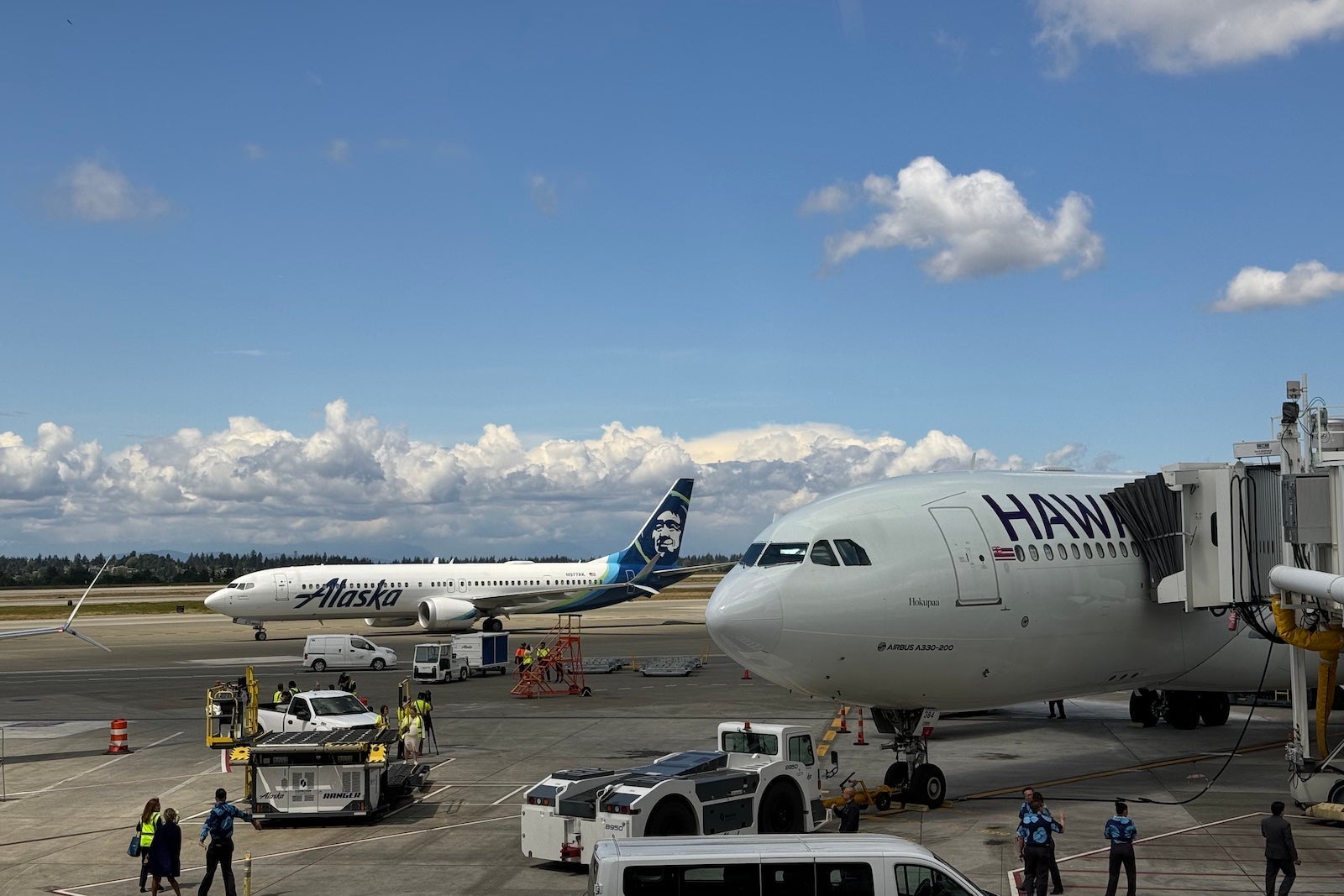 Alaska's SEA-NRT inaugural flight planes