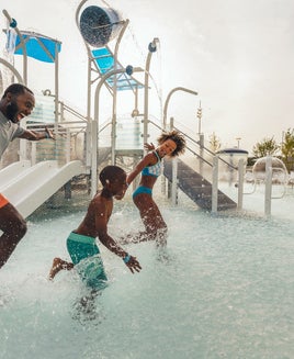 Splish, splash then take a nap at these 16 best US hotels with water parks