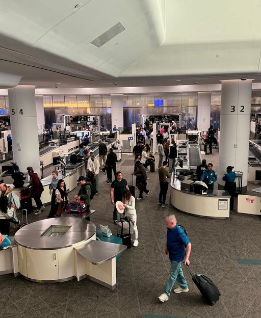 LGA TSA checkpoint
