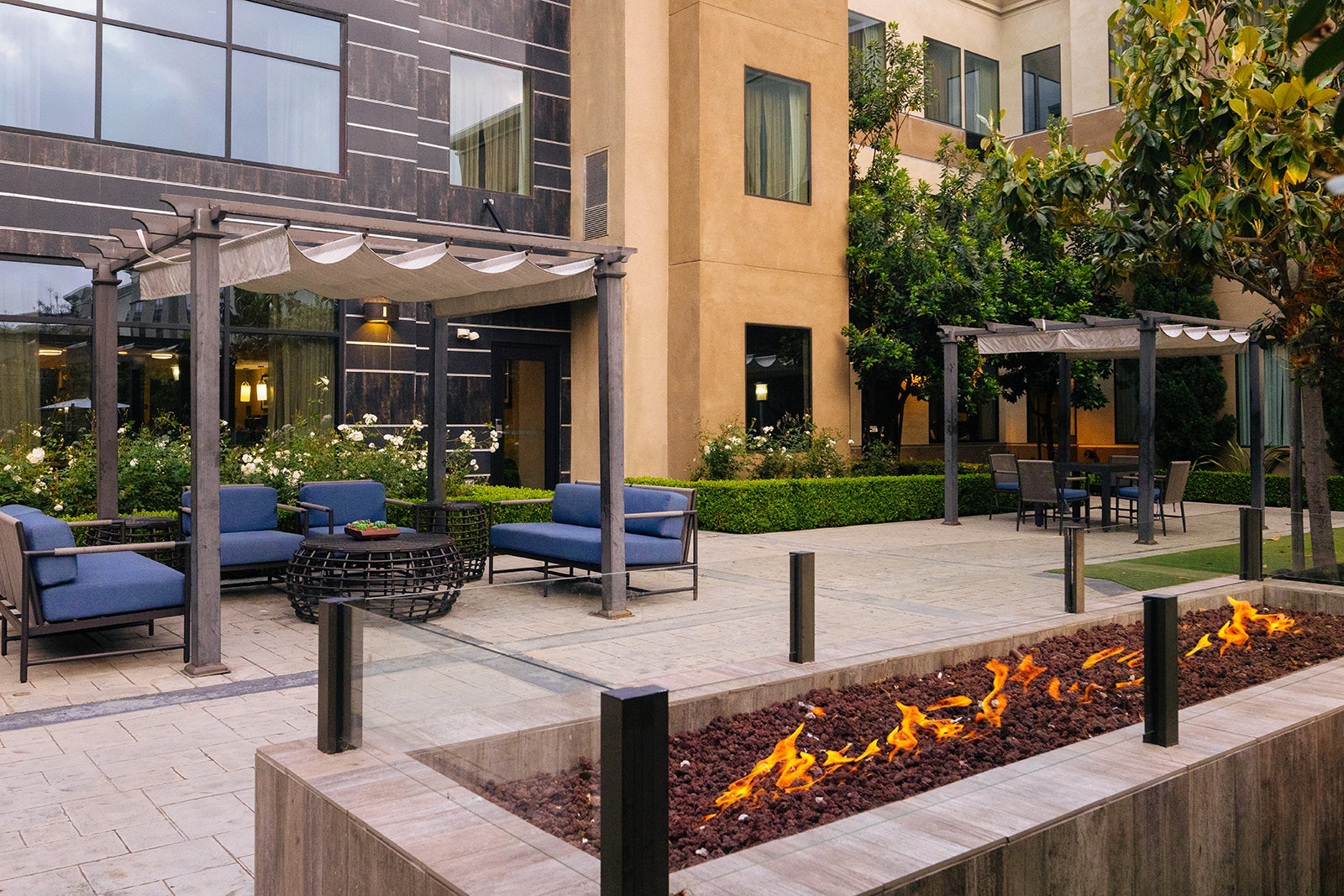 IHG HOLIDAY INN CARLSBAD OUTDOOR PATIO