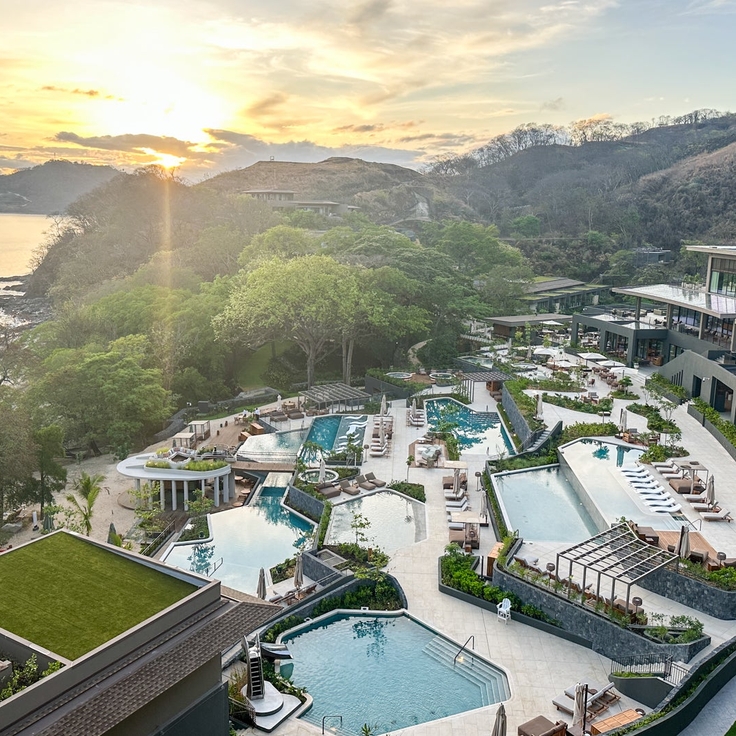 Best time to apply for Hilton American Express cards based on offer history