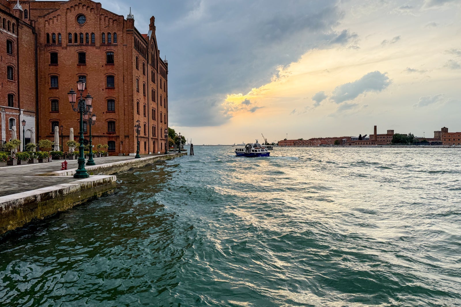 Hilton Molino Stucky, Venice water view