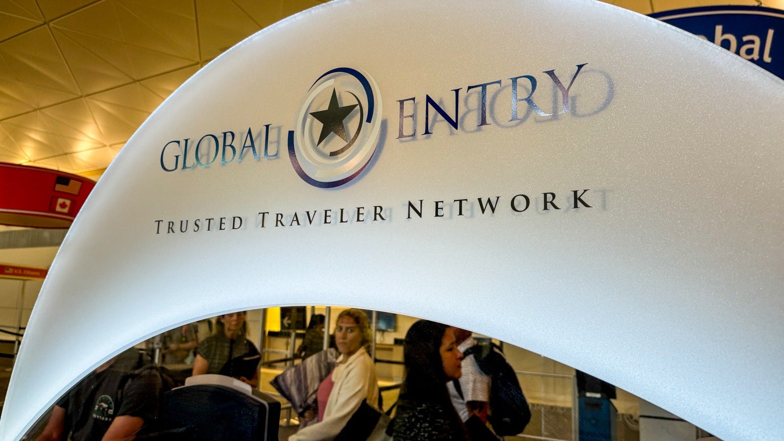 https://runway-media-production.global.ssl.fastly.net/us/originals/2025/06/20250606_DFW-CBP-Global-Entry-and-Plane-Spotting_SCudahy-30.jpg?width=2000&crop=16%3A9%2Coffset-x50%2Coffset-y50