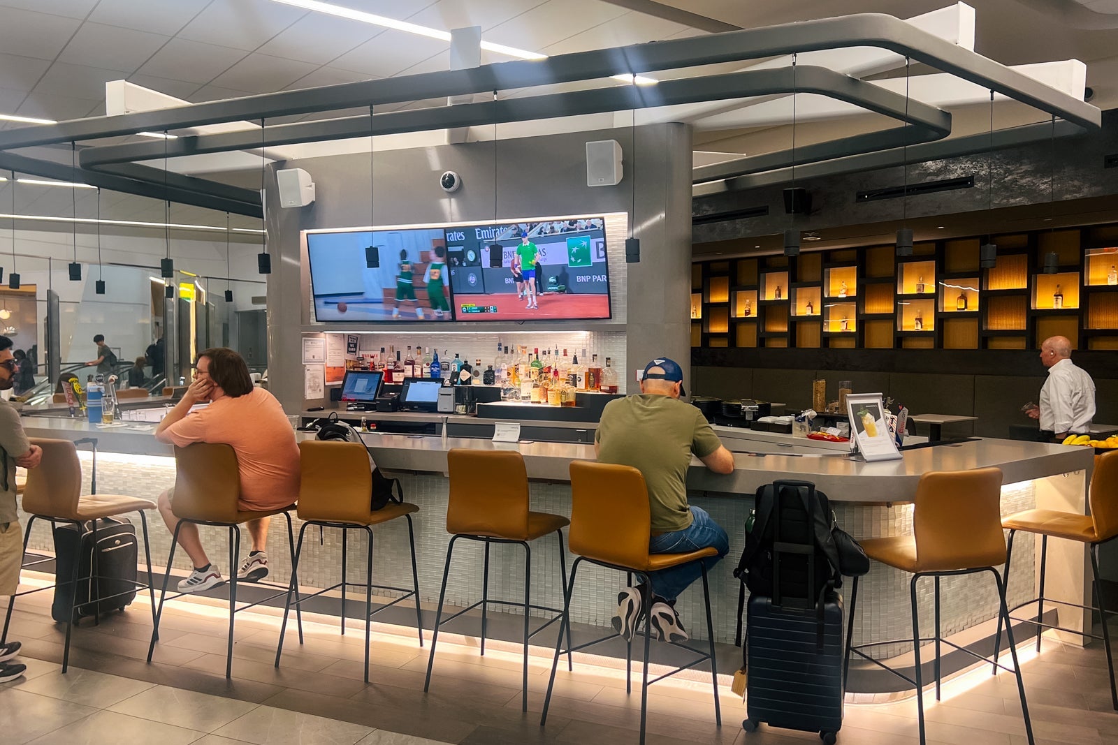 admirals club laguardia