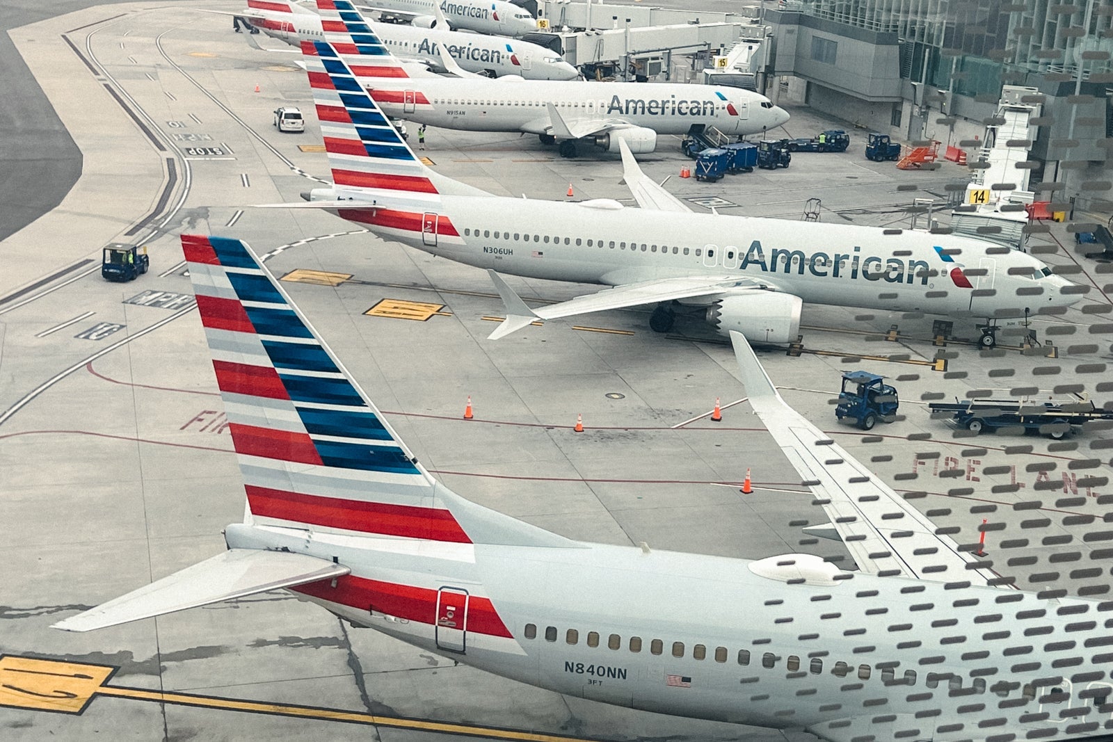 AA Planes at LGA