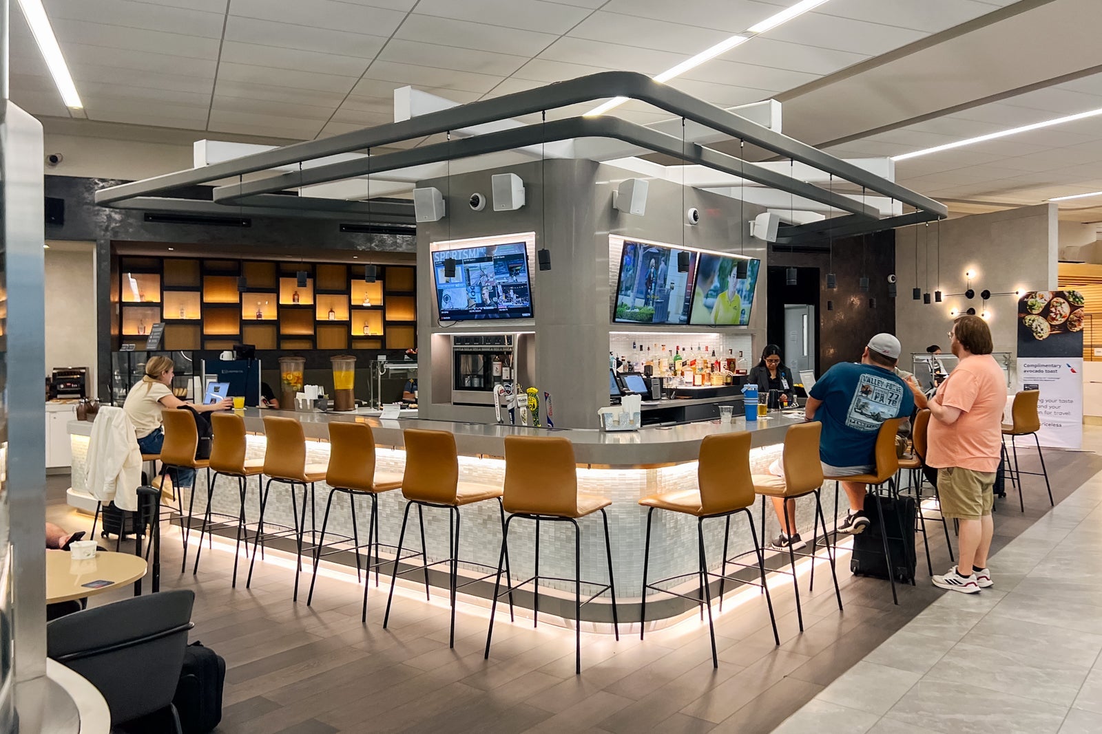 admirals club laguardia