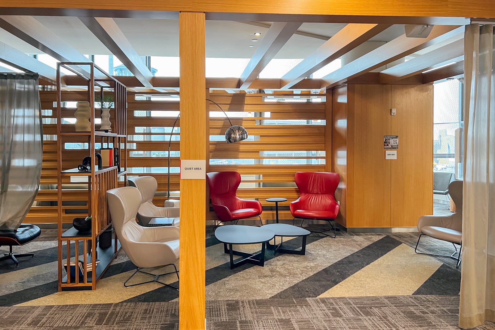 admirals club laguardia