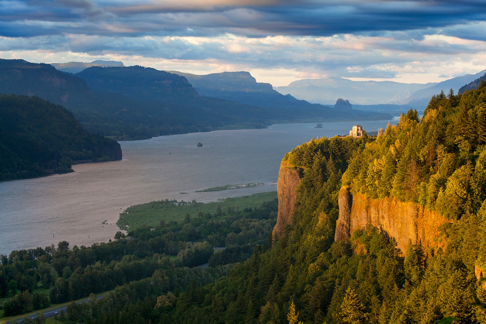 Crown Point overlooking the Columbia River and the Gorge in Oregon