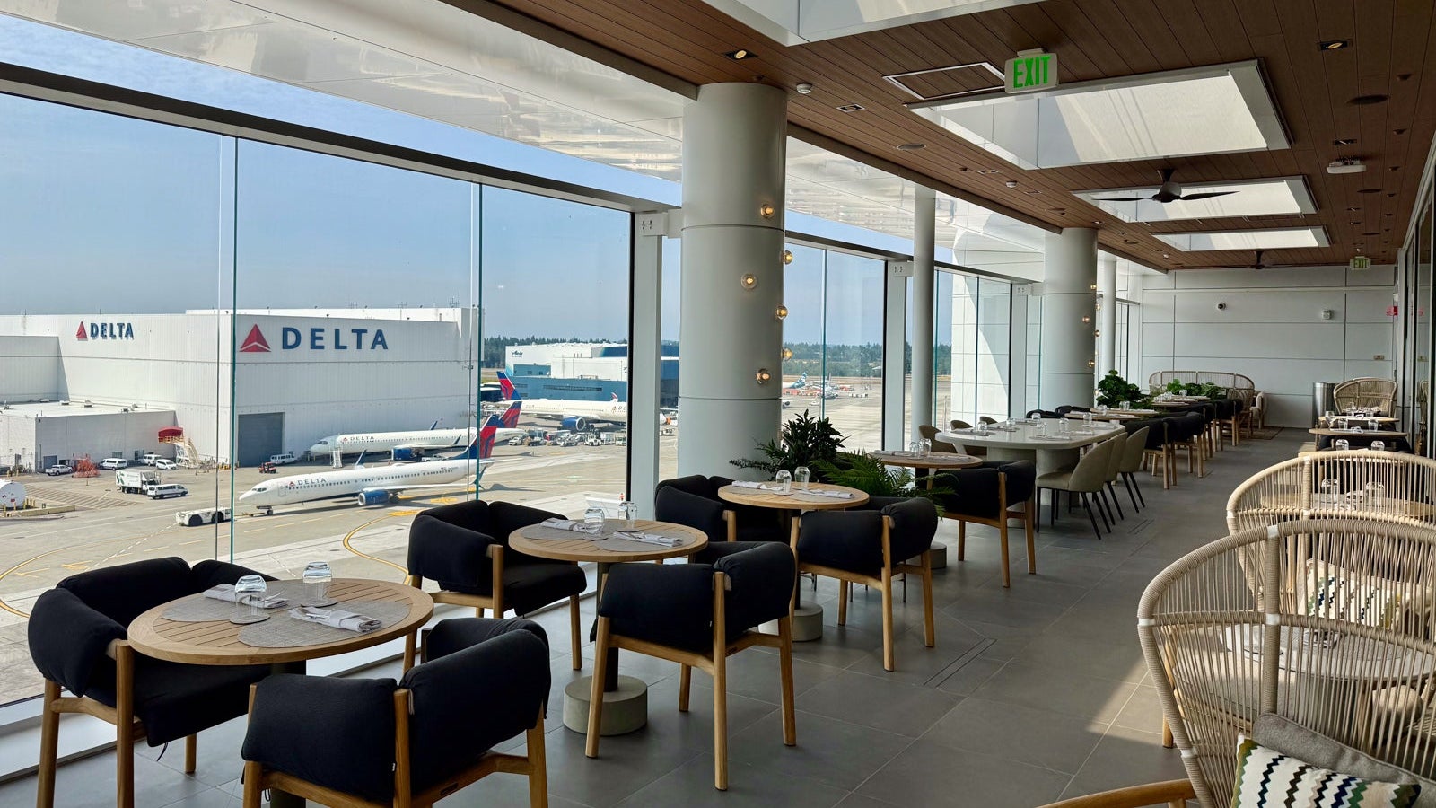 Delta One Lounge Sky Club Seattle