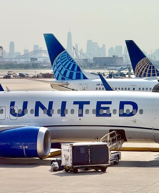 United 737 at Newark