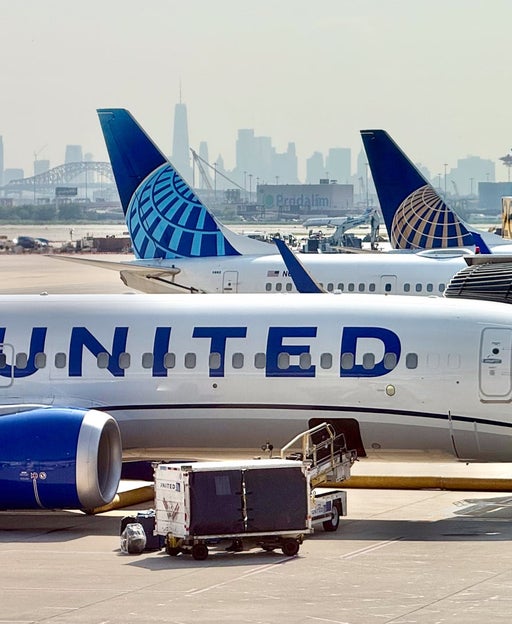 United 737 at Newark