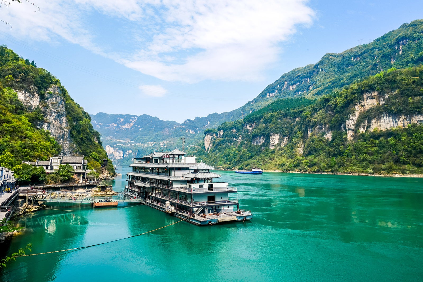 angtze River at Three Gorges Tribe Scenic Spot,located in the Xiling Gorge of Three Gorges, Yichang, Hubei, China
