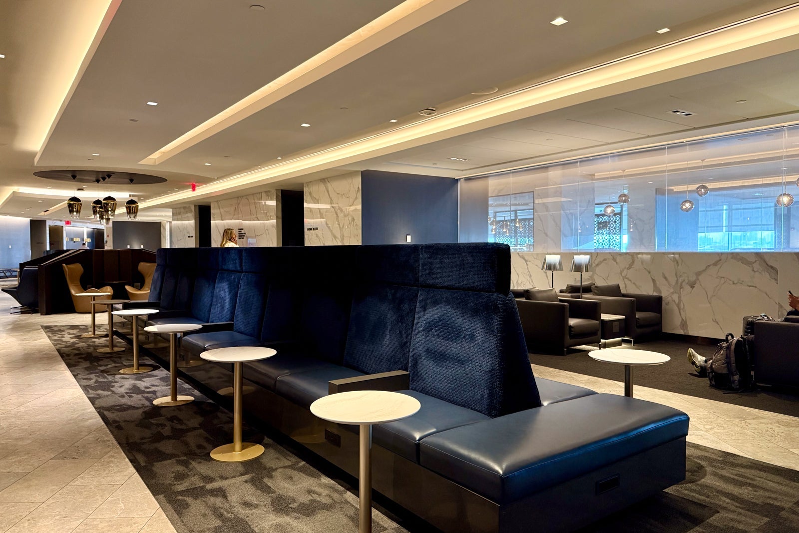 newark polaris lounge
