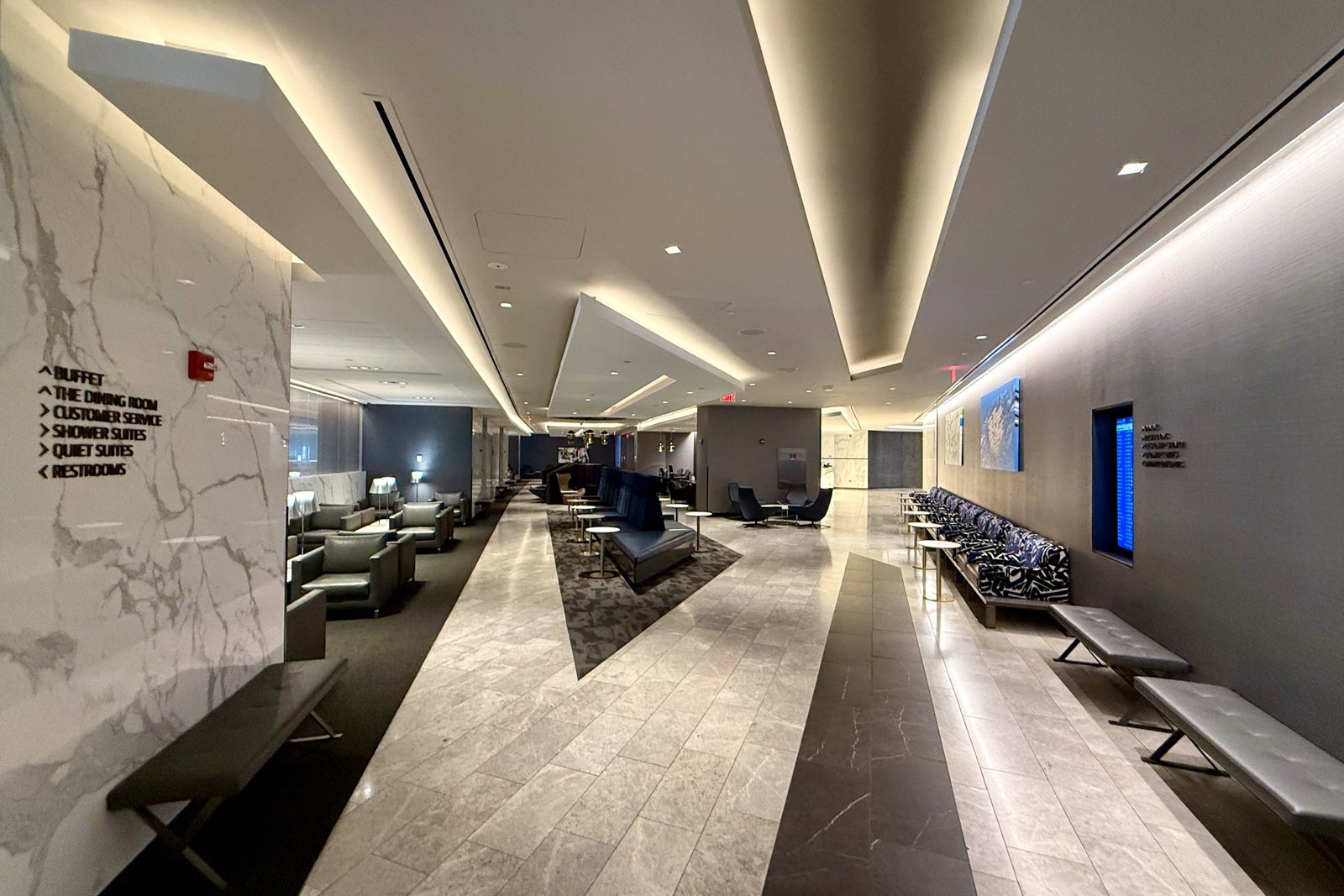 newark polaris lounge