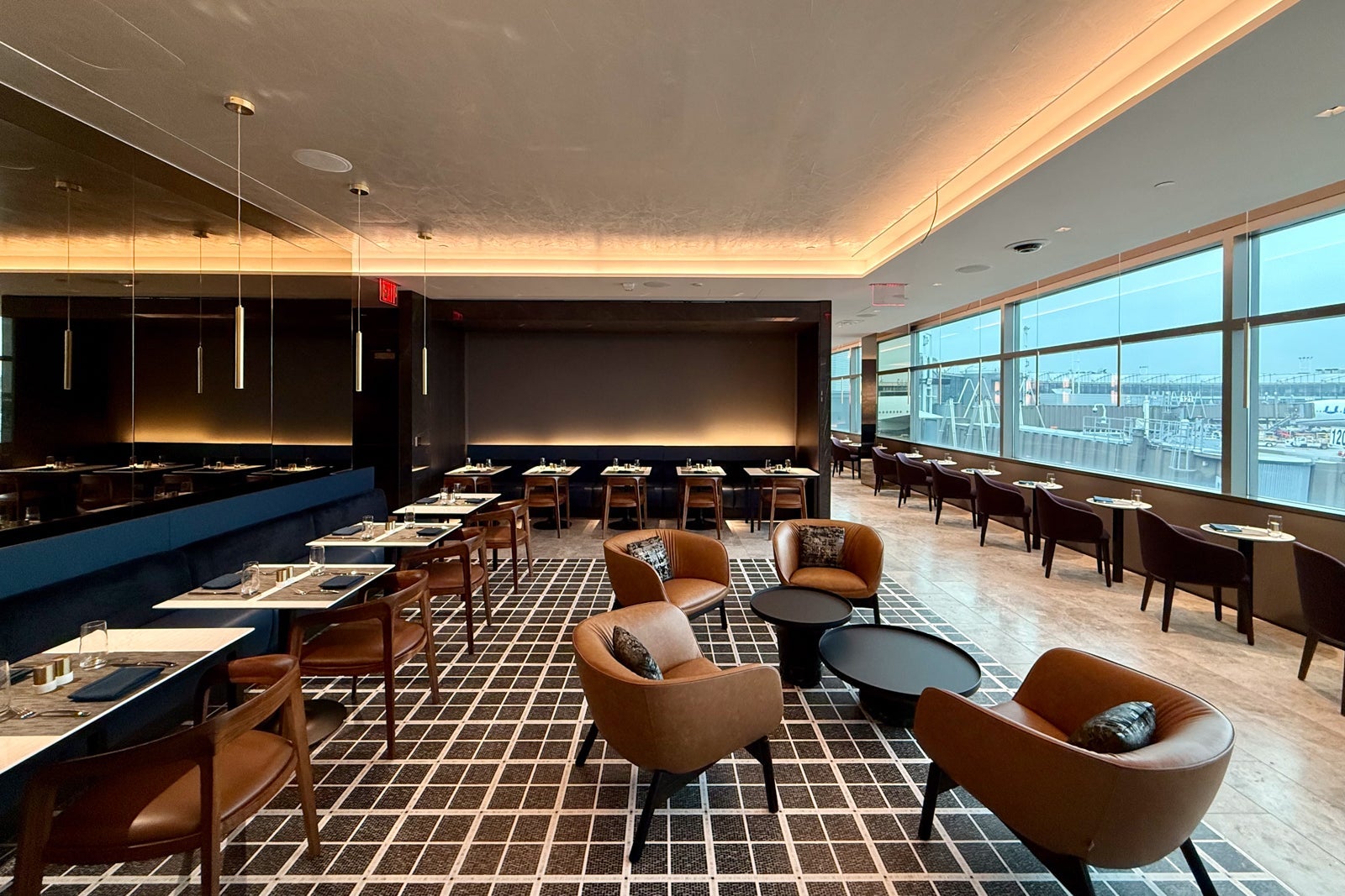 newark lounge
