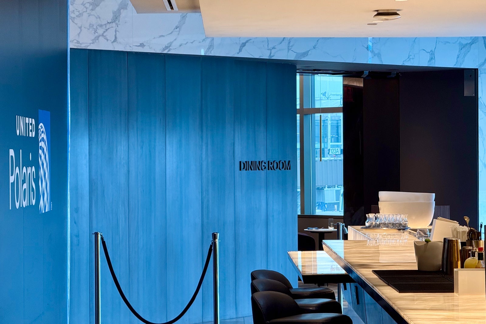 newark polaris lounge