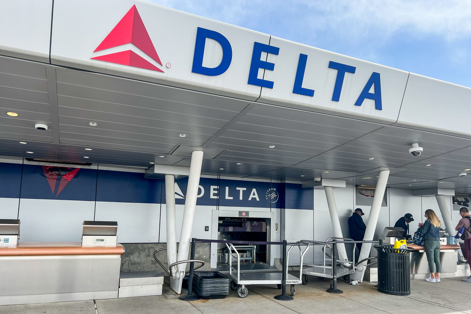 Delta signage at JFK