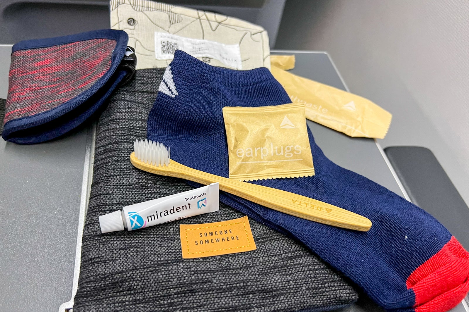 Amenity kit in Delta Premium Select. Device, Tool, Toothbrush, Brush