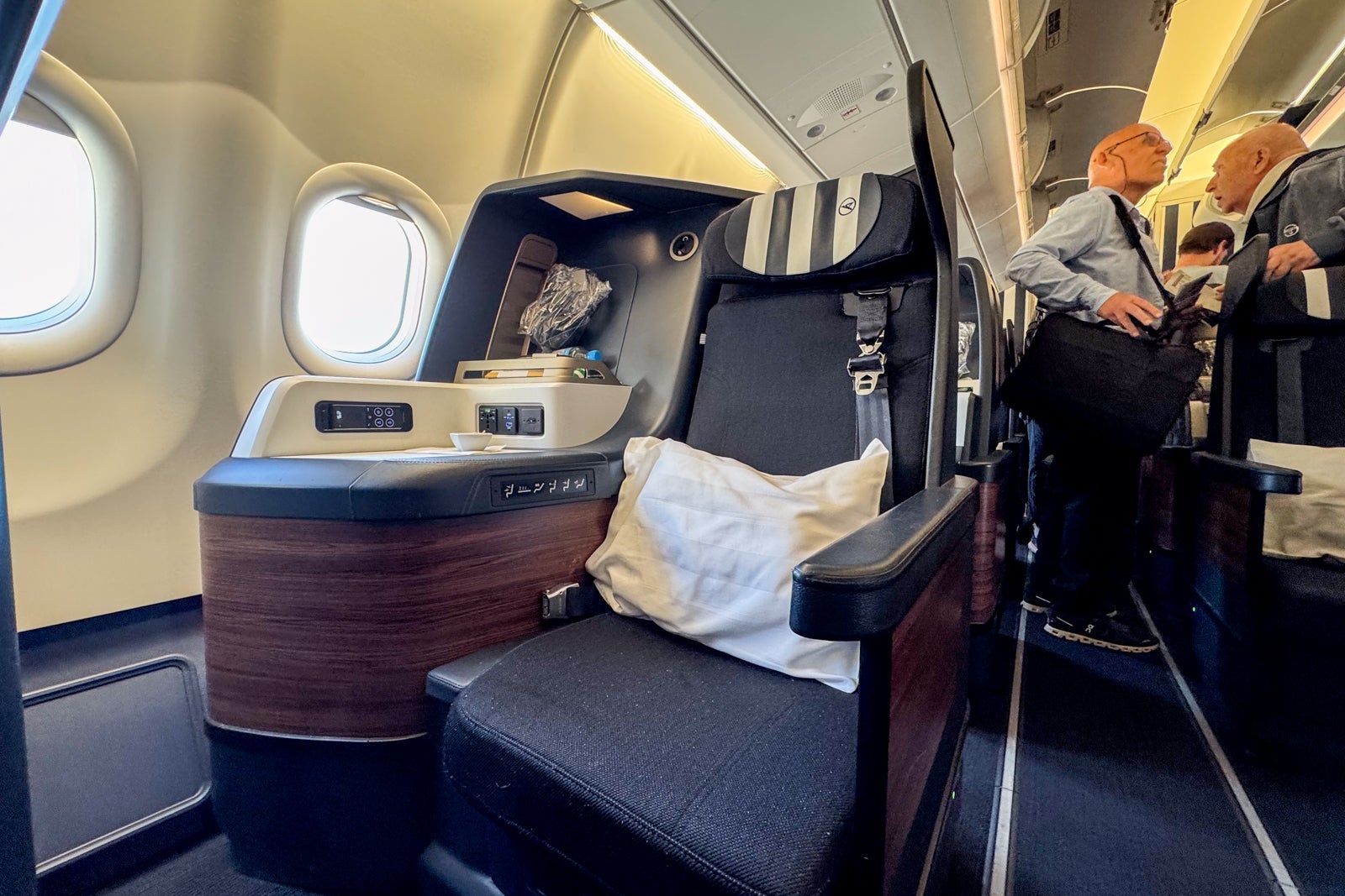 20250707 Condor Airlines Business ERosen 14