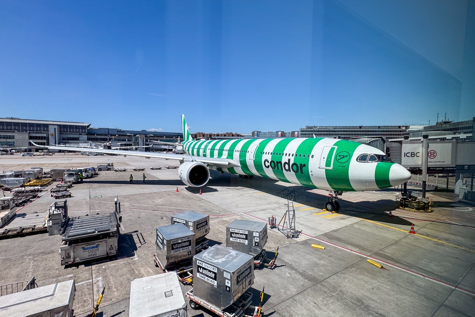 20250707 Condor Airlines Business ERosen 50