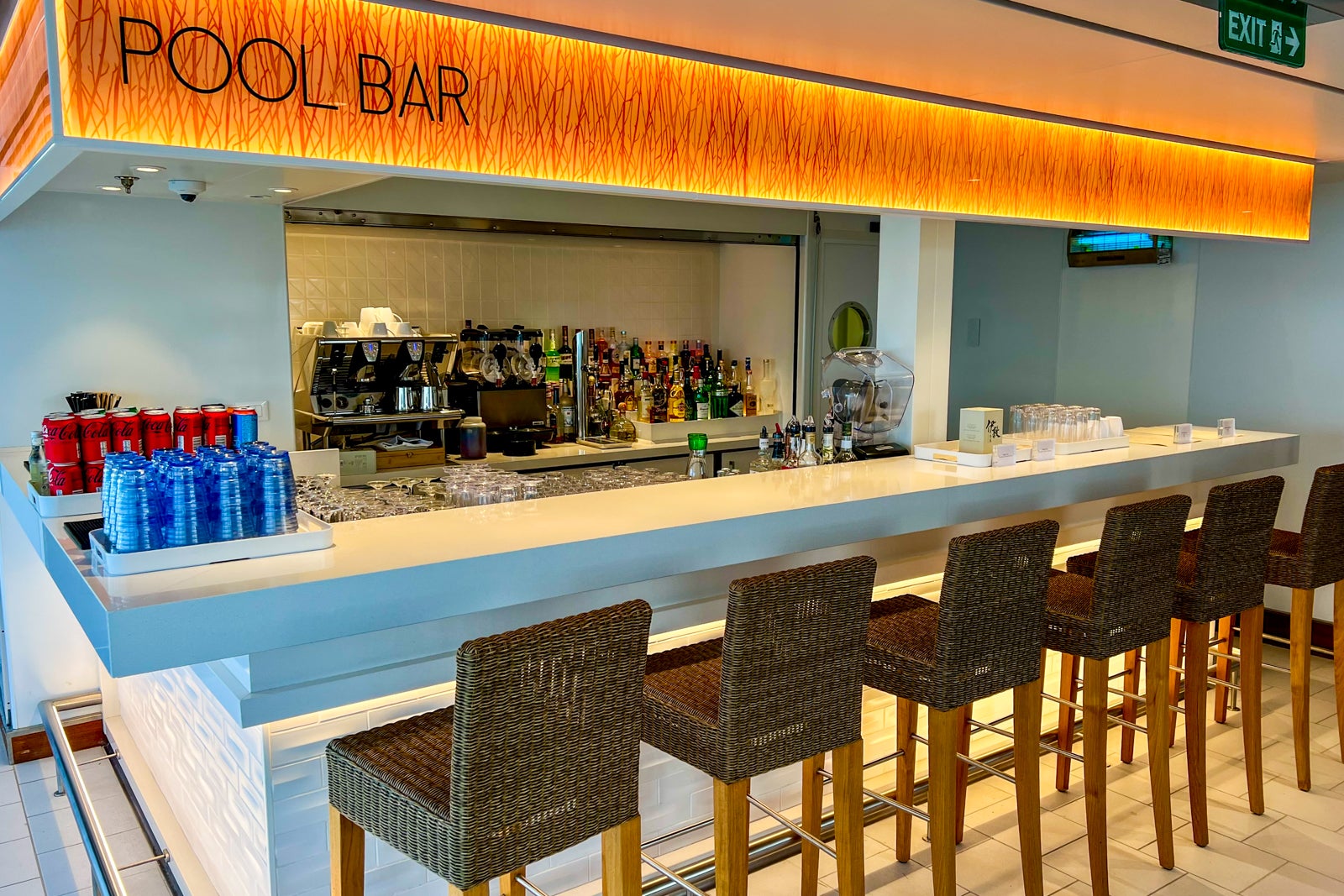 The pool bar on the Viking ship Viking Saturn.