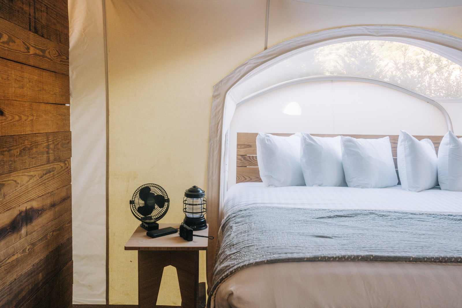 Under Canvas Columbia Gorge Stargazer Tent 14 Nightstand
