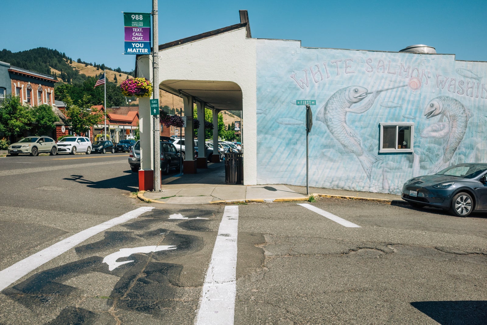 White Salmon cross walk and mural in White Salmon, Washington