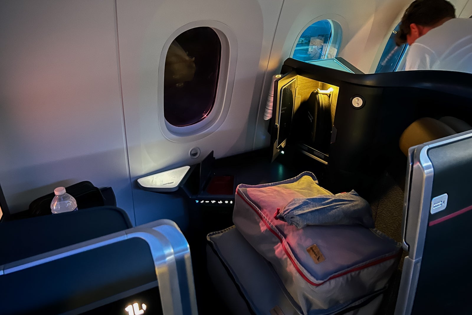 AA flagship cabin
