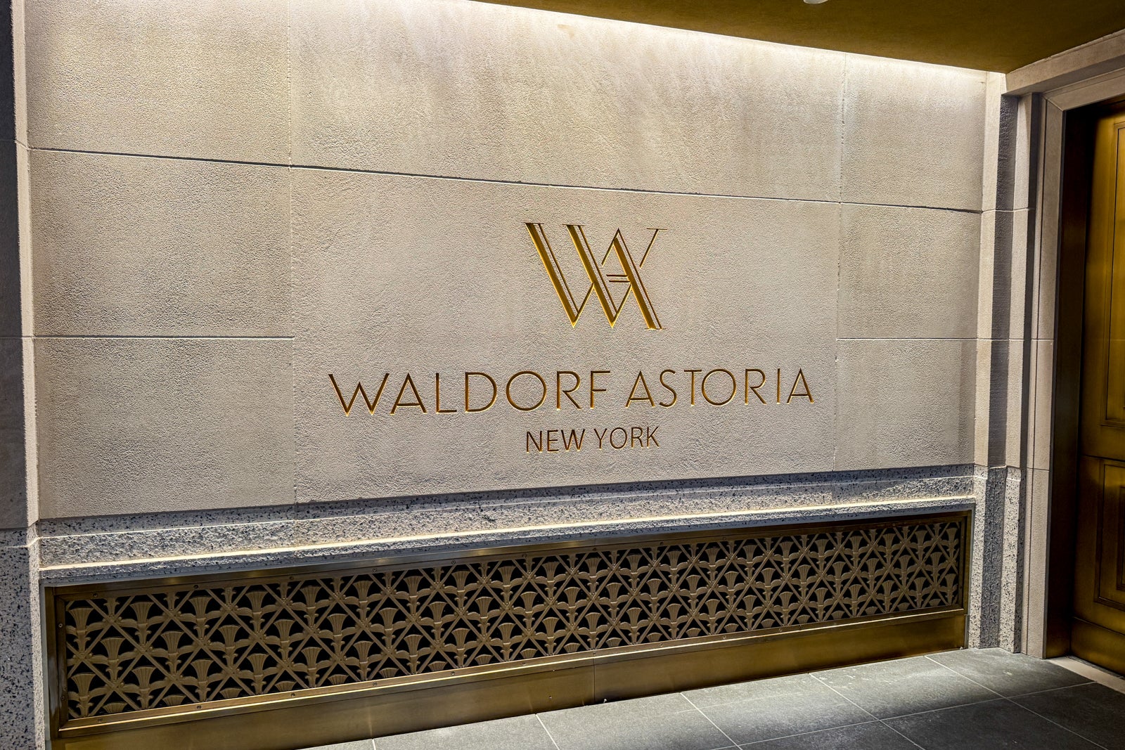 Waldorf Astoria entrance