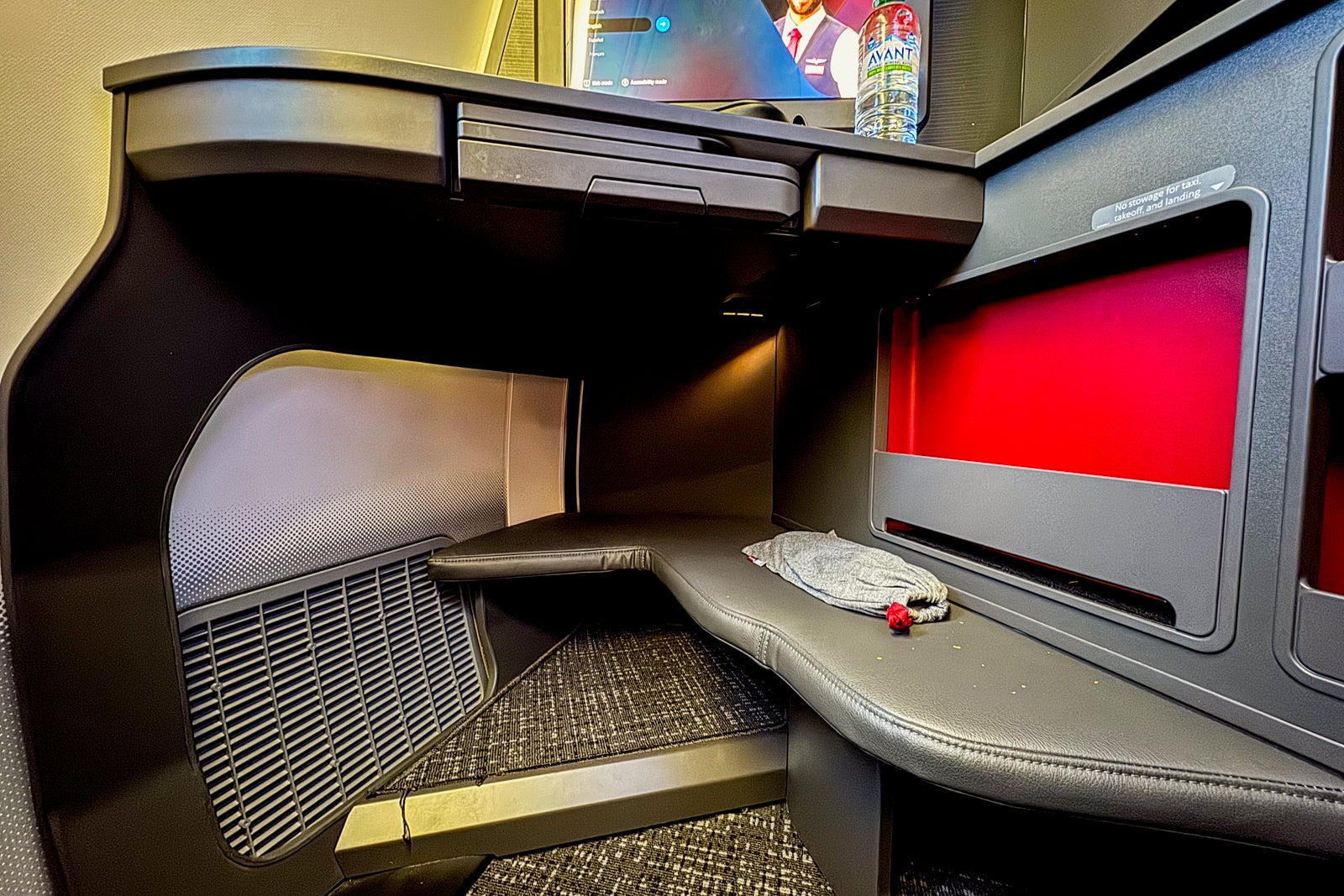 AA flagship cabin