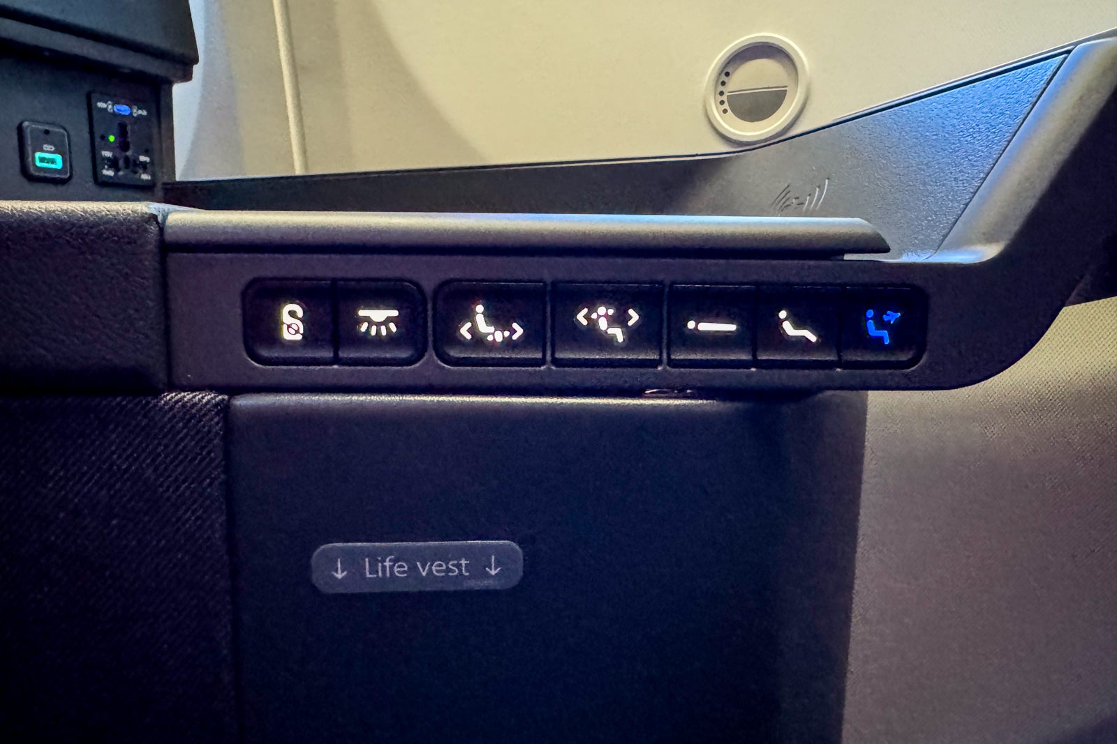 American Airlines' new Flagship Suite business class review AA flagship cabin