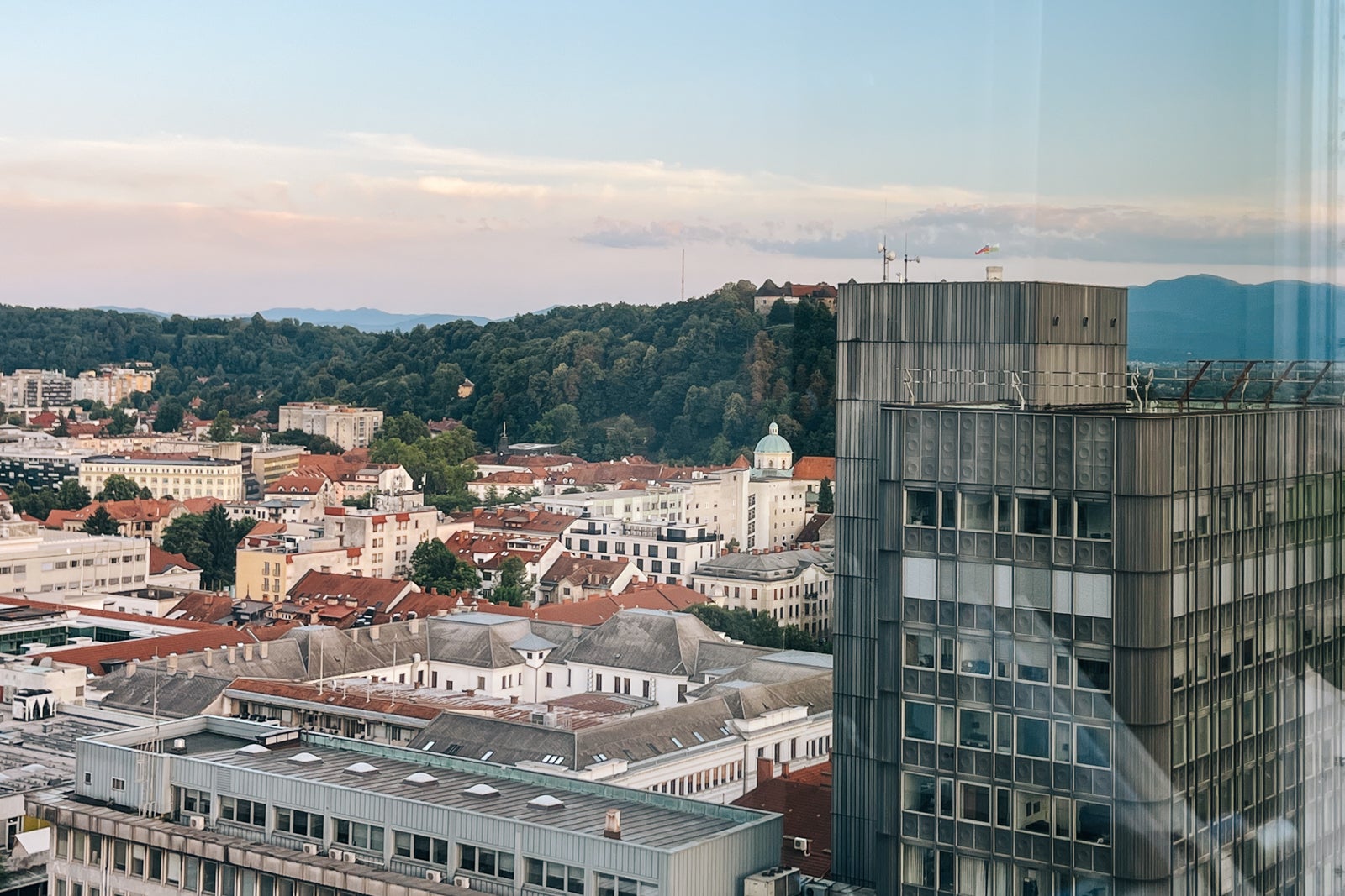 20250729 Intercontinental Slovenia CHenderson 90