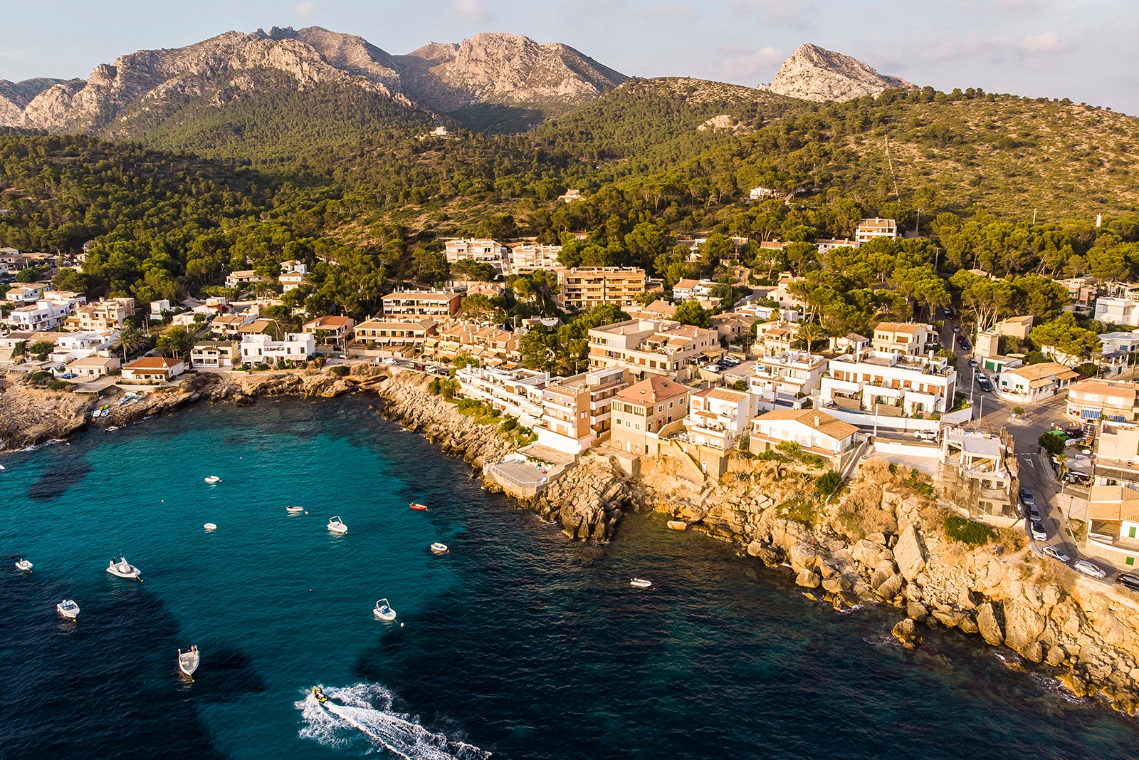 Spain, Balearic Islands, Mallorca, Aerial view of Bay of Sant Elm