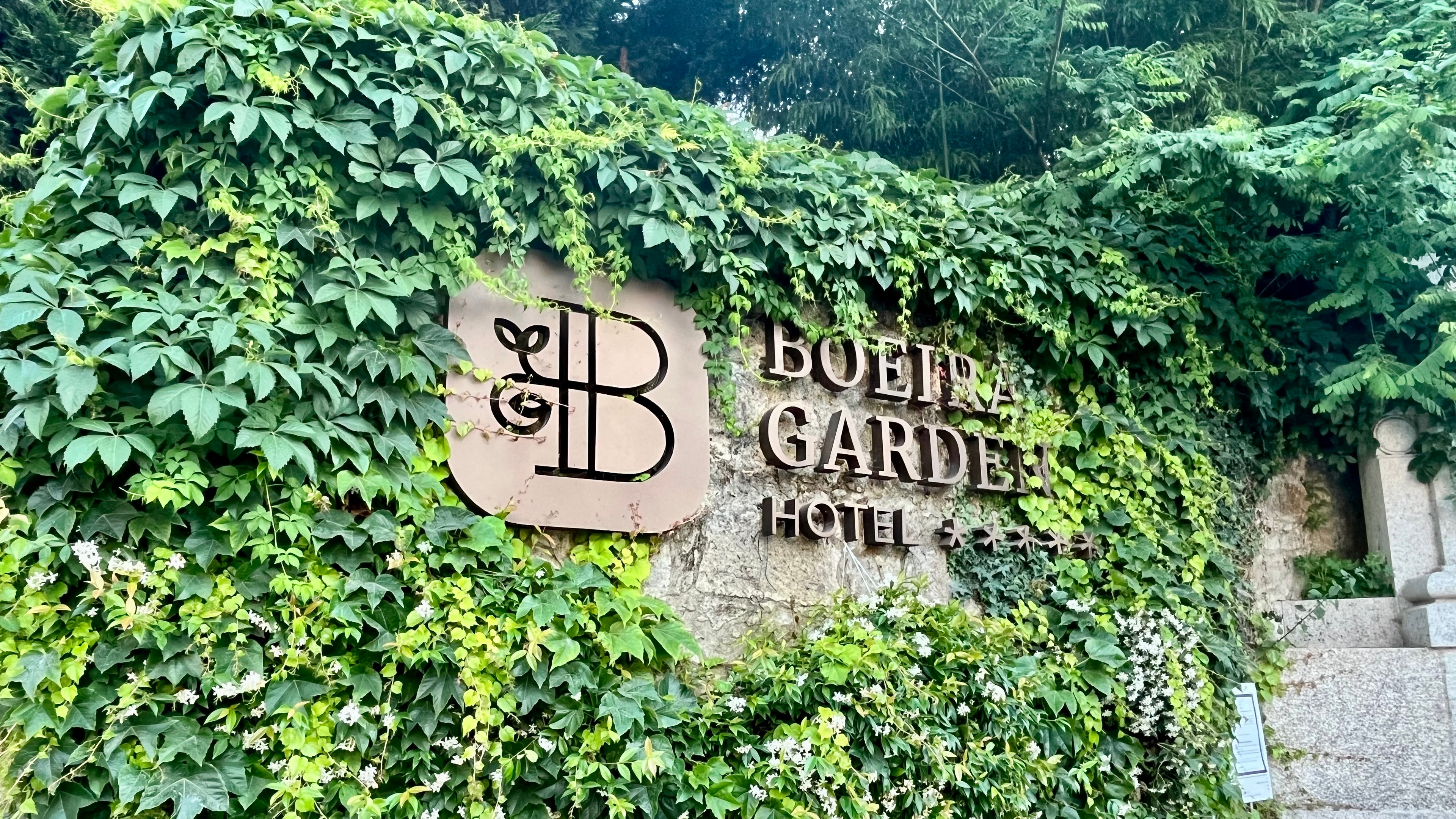 How I got a $35 per night Hilton stay in Portugal with Amex Boeira Hotel Porto entryway sign