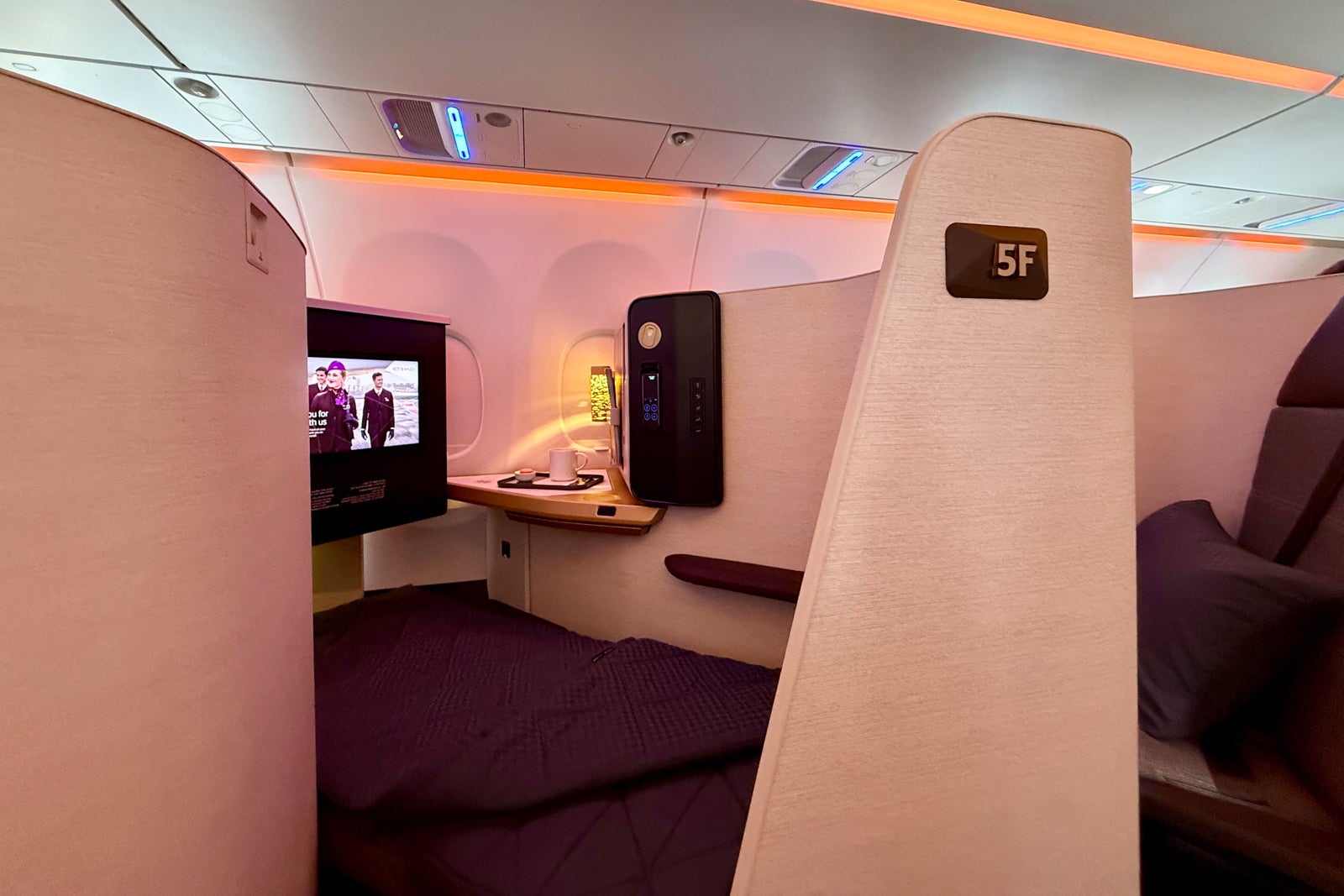 Etihad Airbus A321LR business