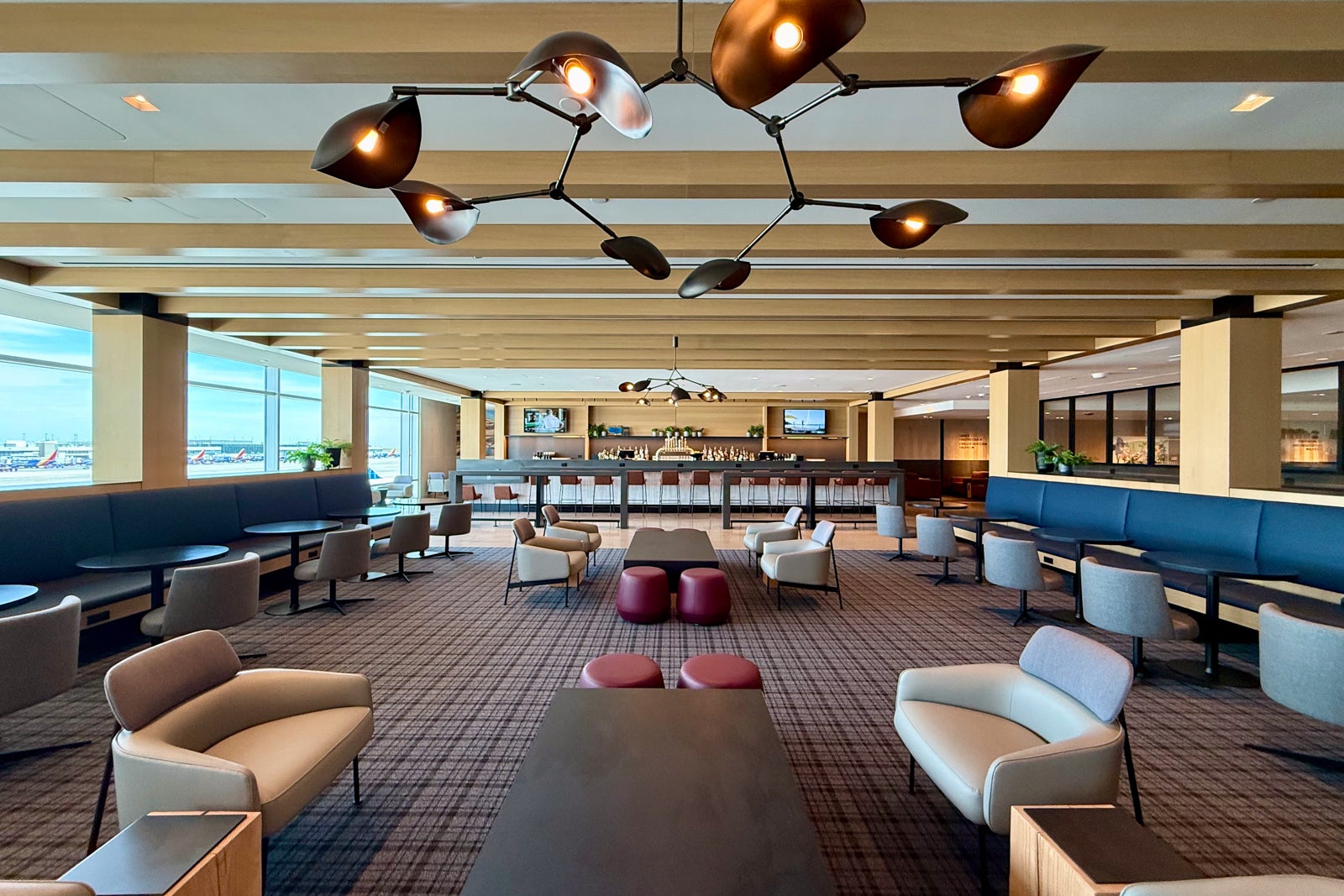 United Airlines debuts massive new club in Denver United Club Denver B West 20