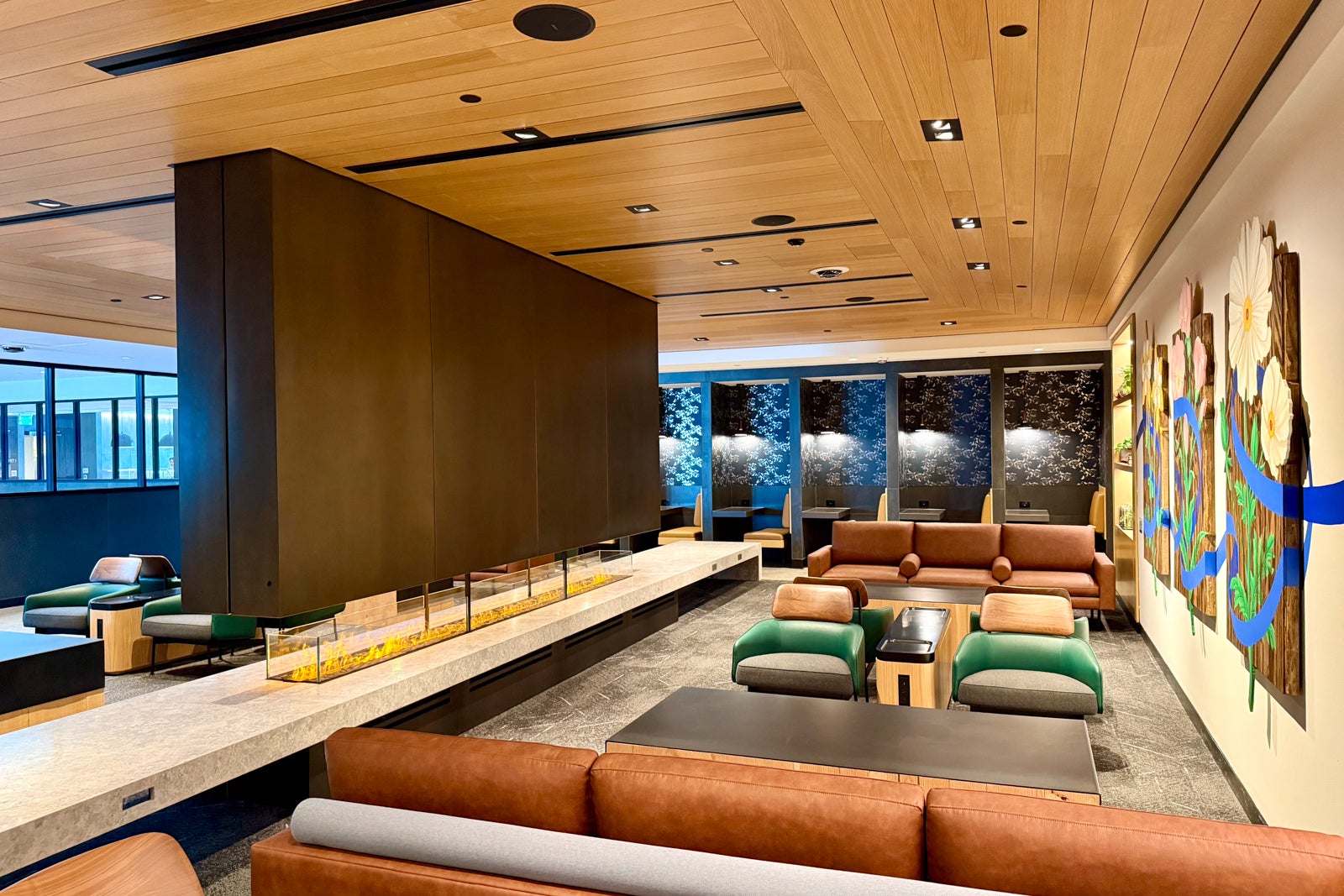 United Airlines debuts massive new club in Denver United Club Denver B West 23