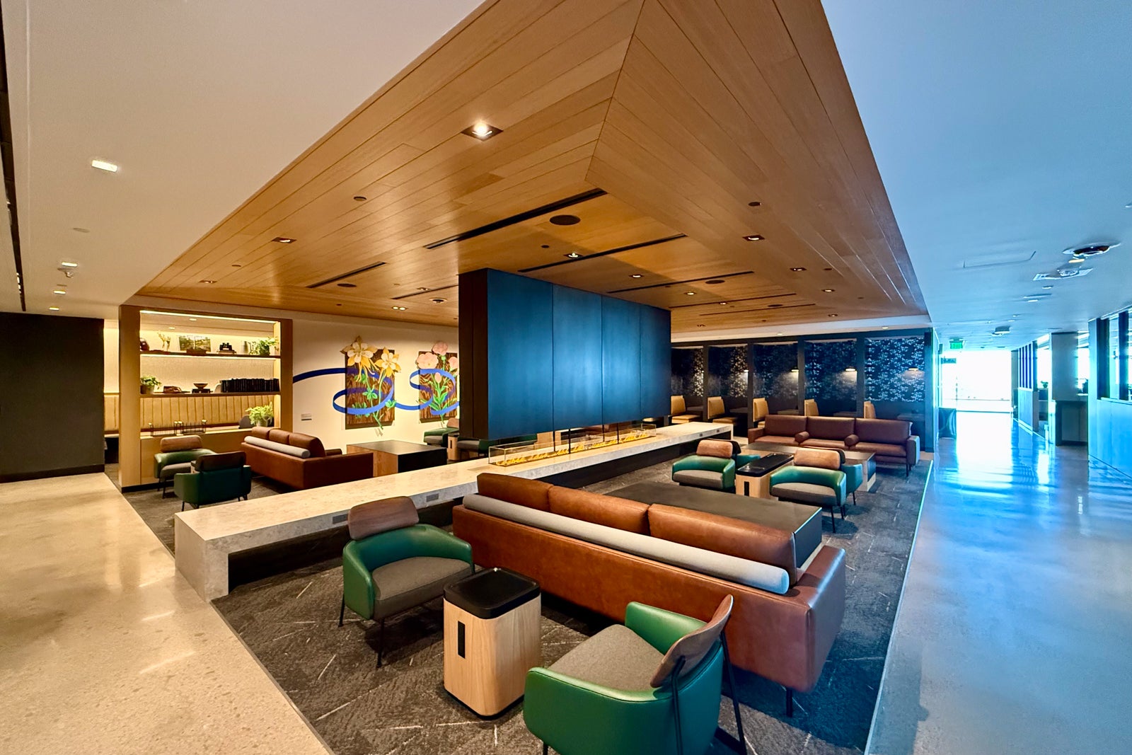United Club Denver B West 24