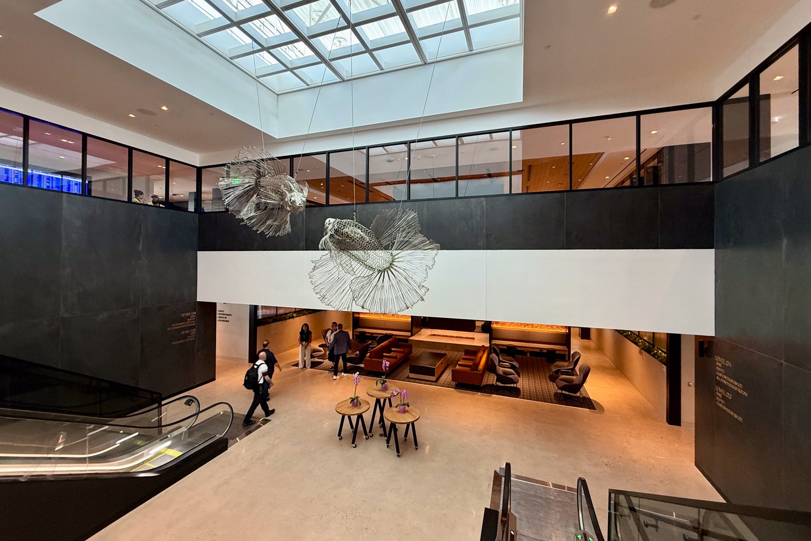 United Airlines debuts massive new club in Denver United Club Denver B West 39