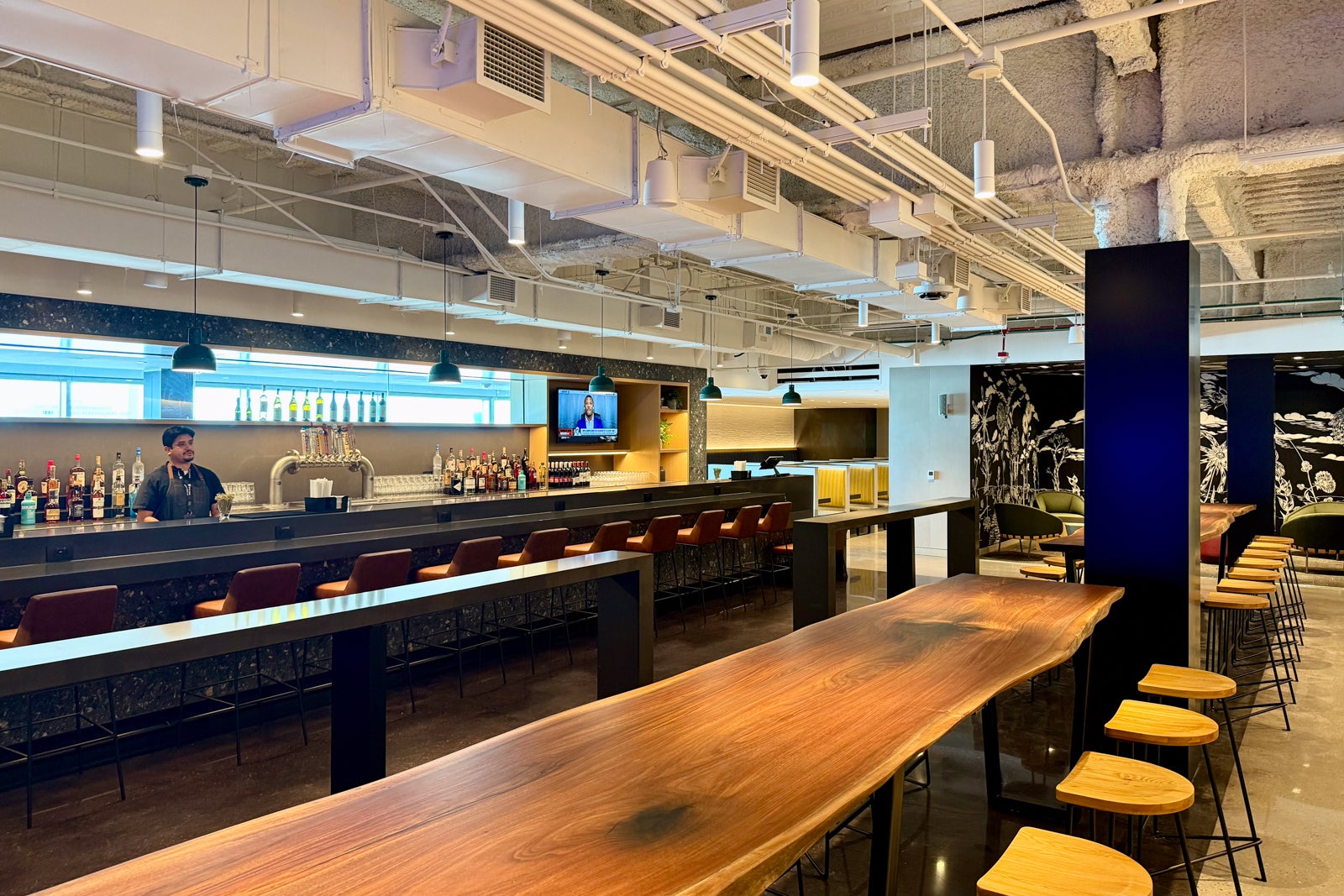 United Club Denver B West 49