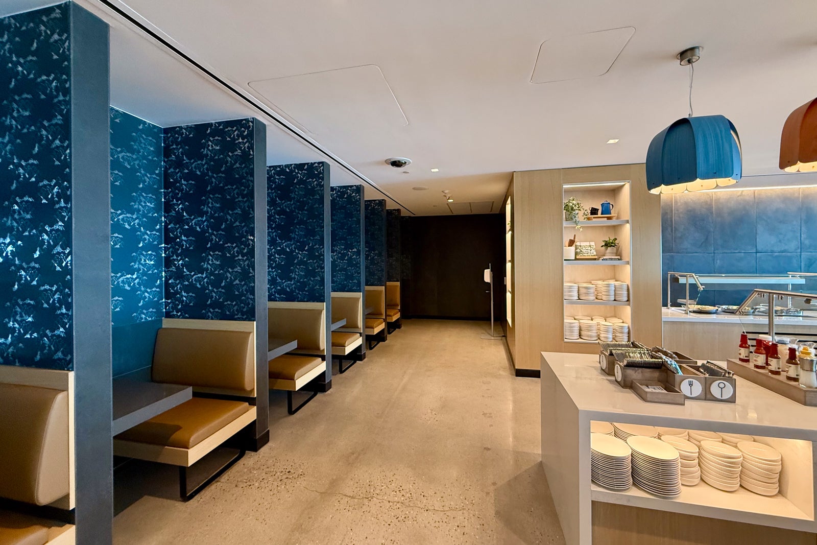 United Club Denver B West 54