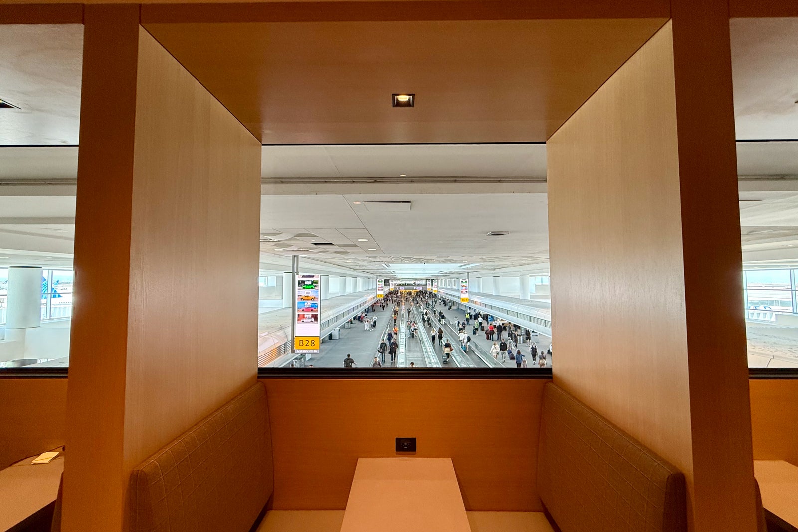 United Airlines debuts massive new club in Denver United Club Denver B West 63