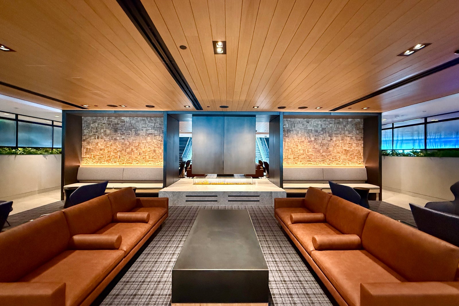 United Club Denver B West 64