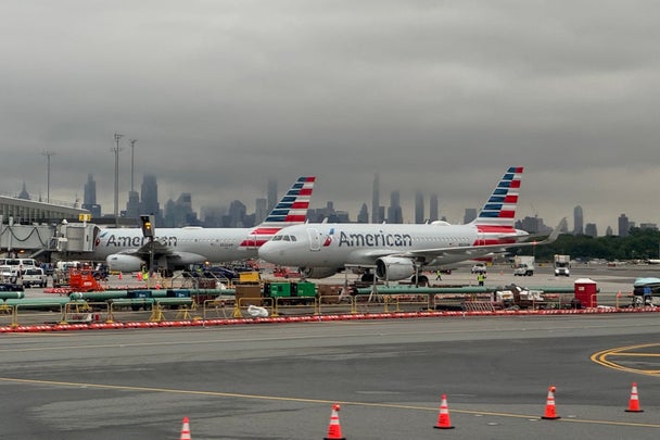 aa laguardia