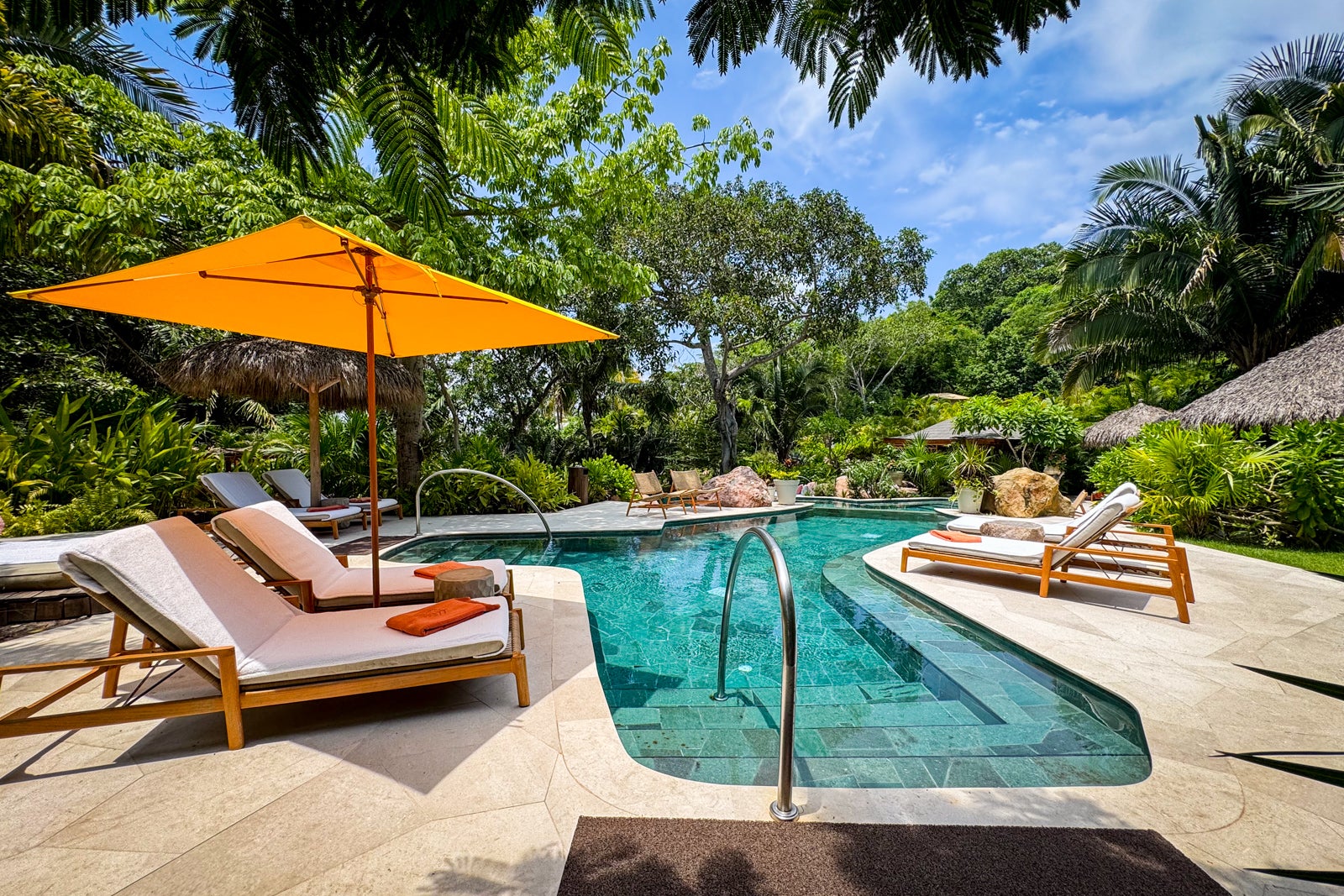 Four Seasons Naviva Main pool