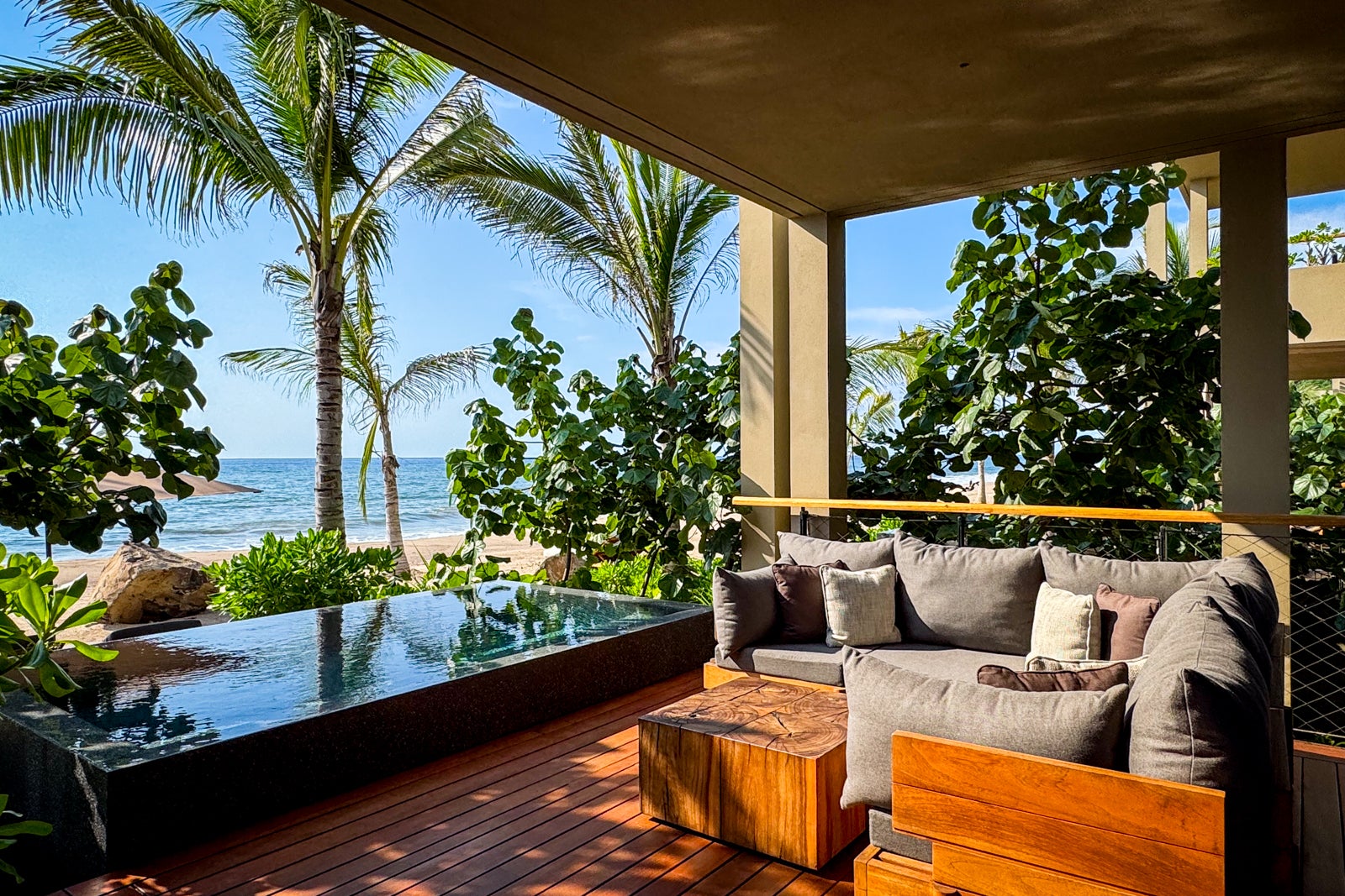 Rosewood Mandarina pool deck