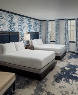 Hotel credit card bonuses with low spending requirements