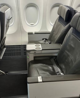 How to share Alaska Airlines points (for free) with friends and family — and why this new card perk is so valuable