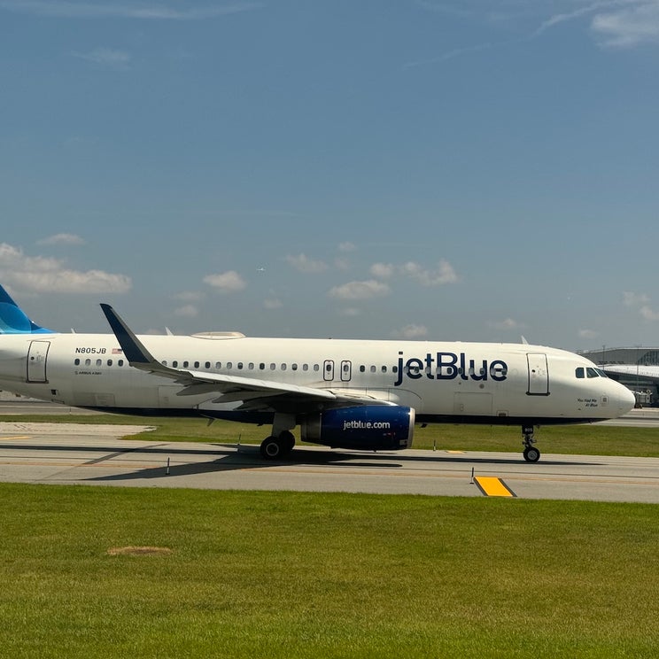 JetBlue wins Spirit's LaGuardia slots, eyes historic Marine Air Terminal